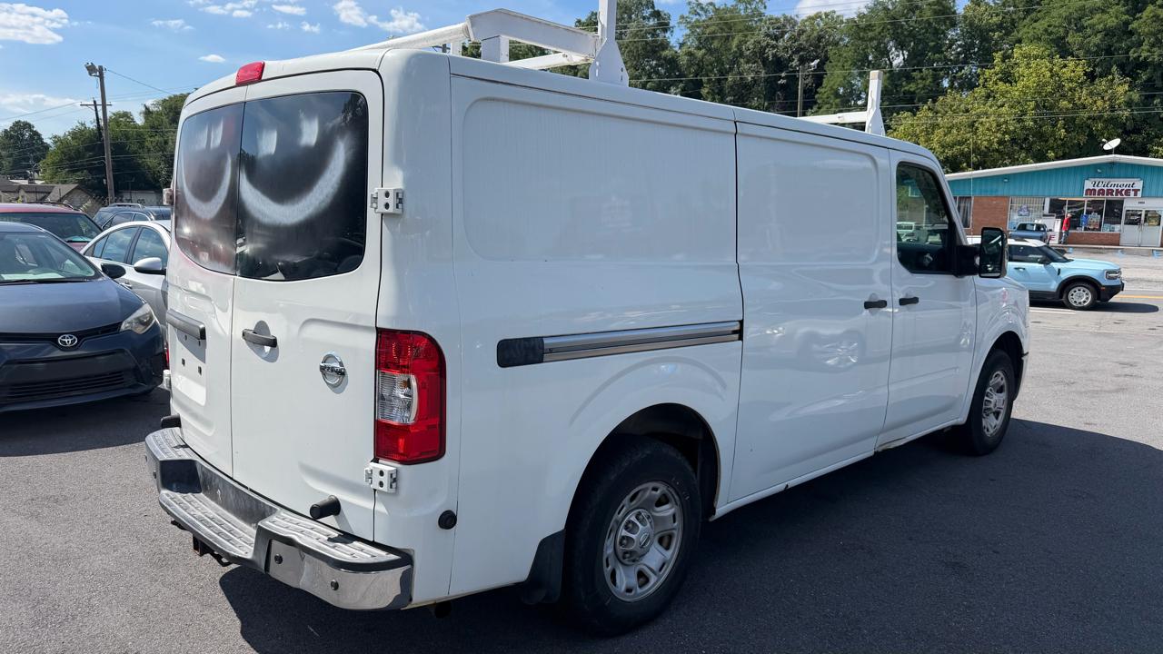 Nissan NV 3500 HD  2013