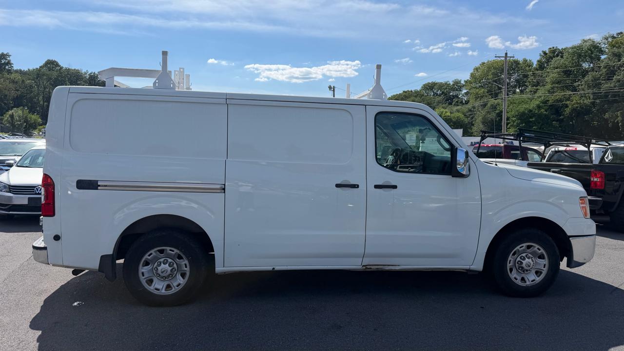 Nissan NV 3500 HD  2013