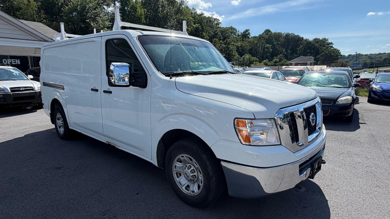 Nissan NV 3500 HD  2013