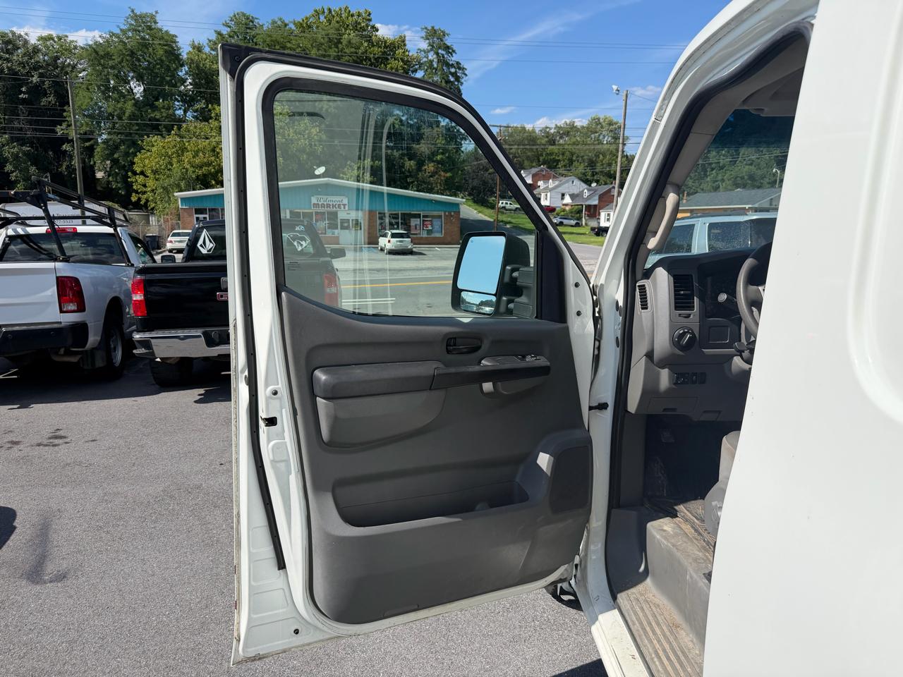 Nissan NV 3500 HD  2013