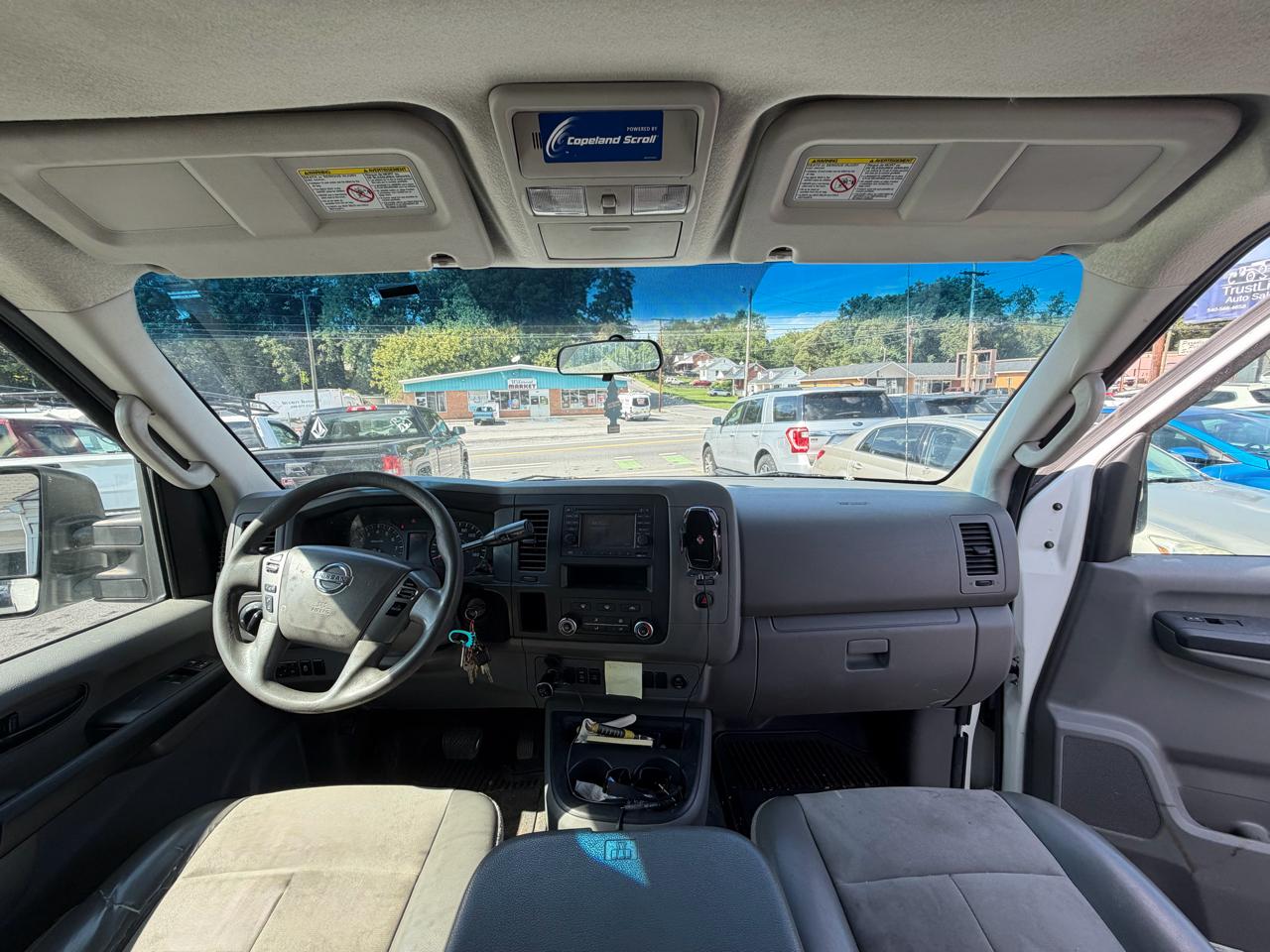Nissan NV 3500 HD  2013