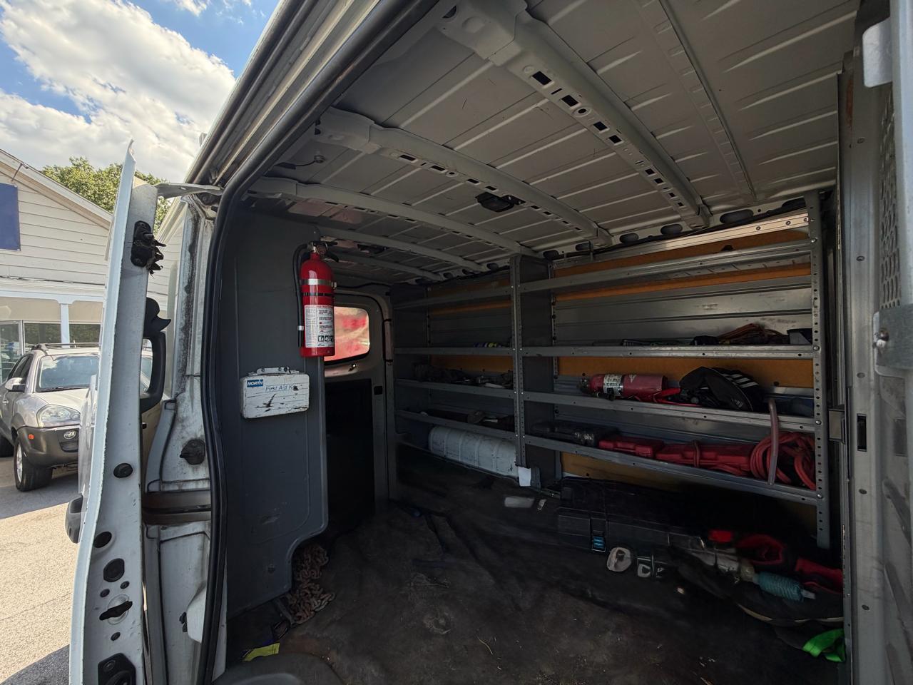 Nissan NV 3500 HD  2013