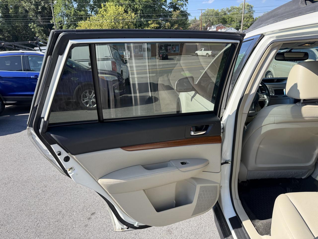 Subaru Outback 2.5i Limited 2013