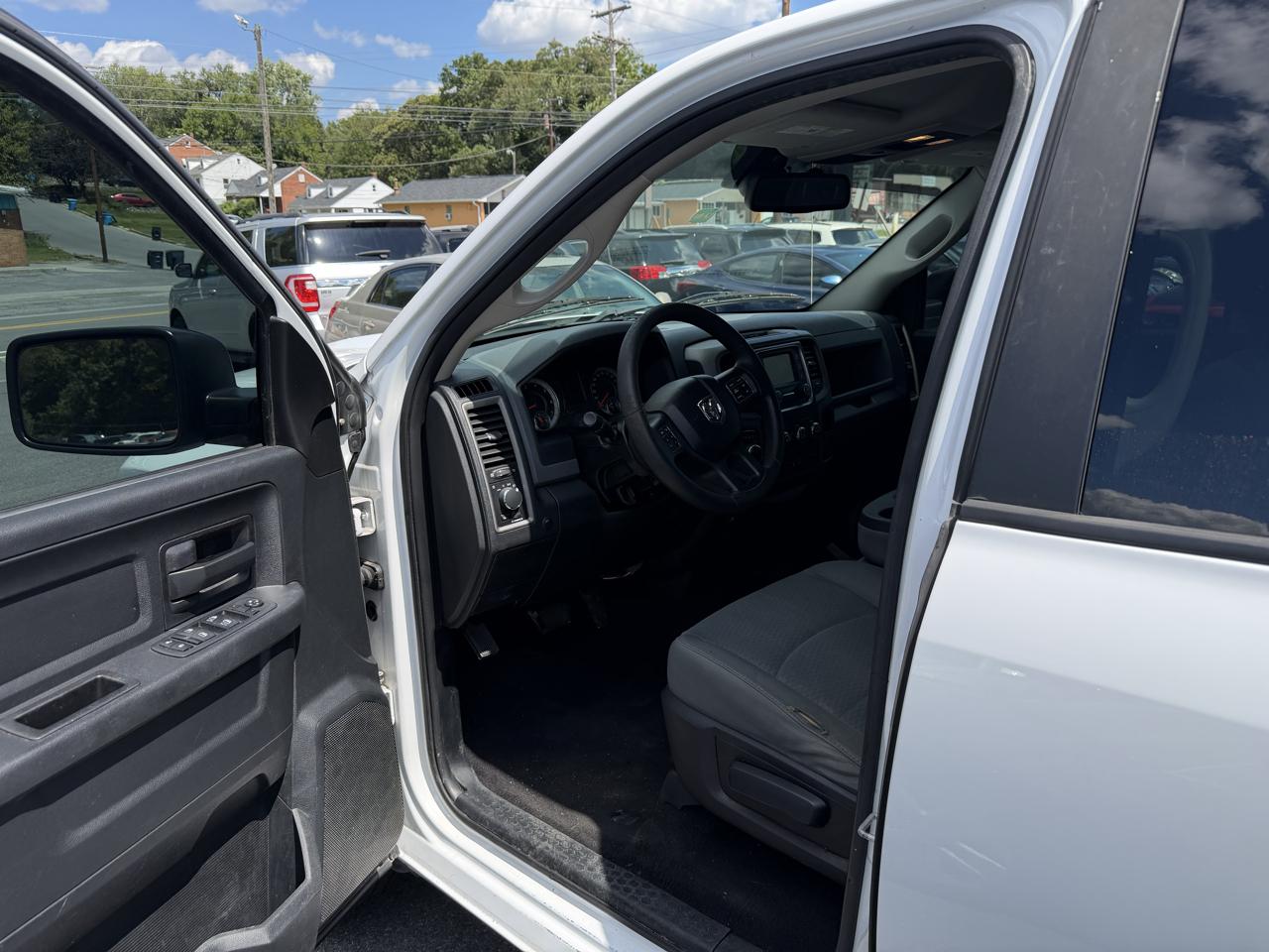 RAM 1500 Tradesman Quad Cab 2016