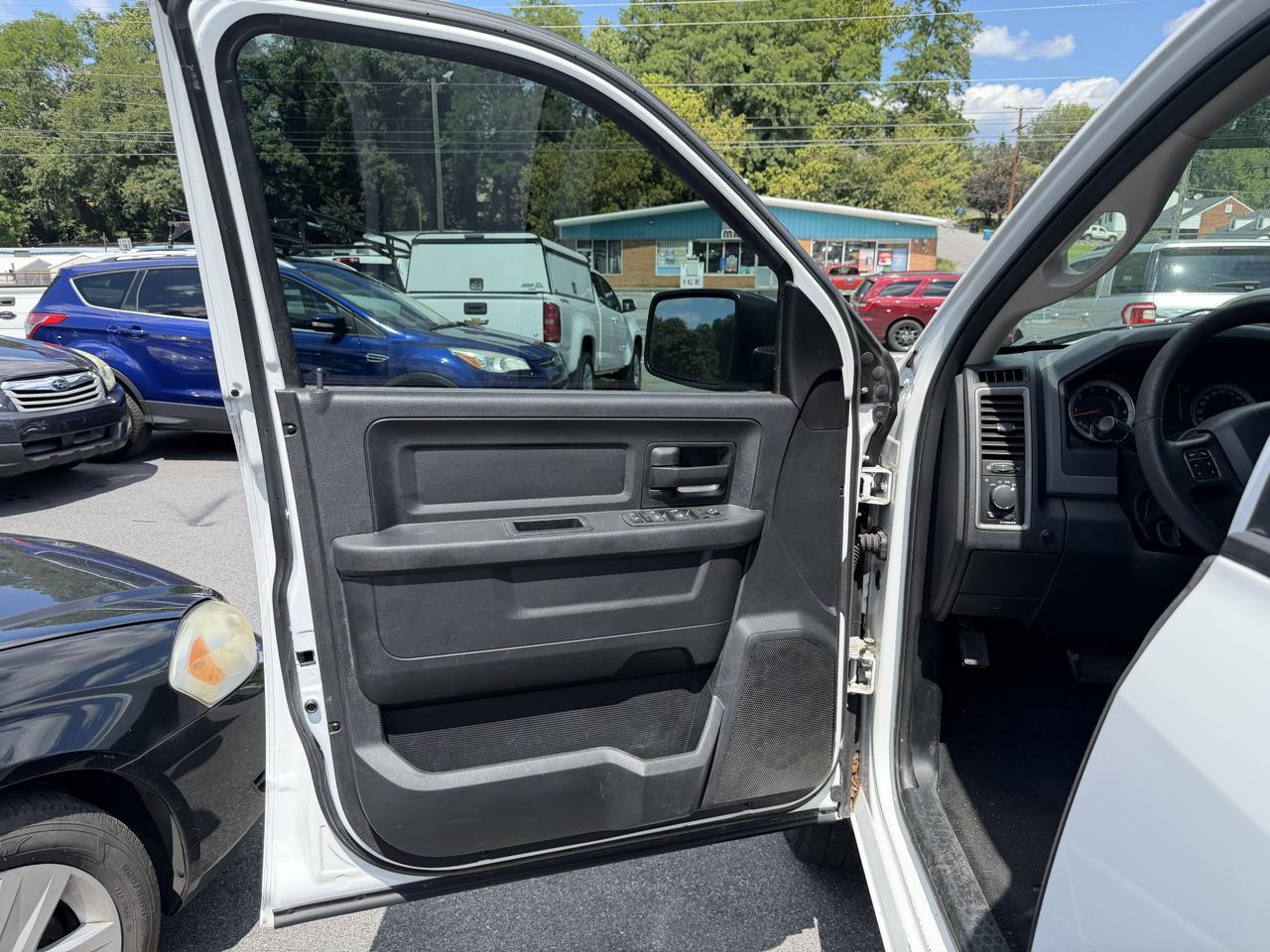 RAM 1500 Tradesman Quad Cab 2016