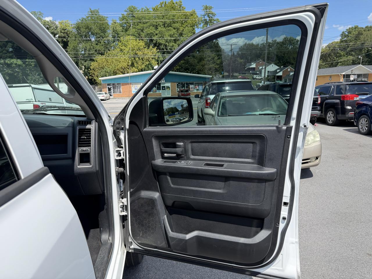 RAM 1500 Tradesman Quad Cab 2016
