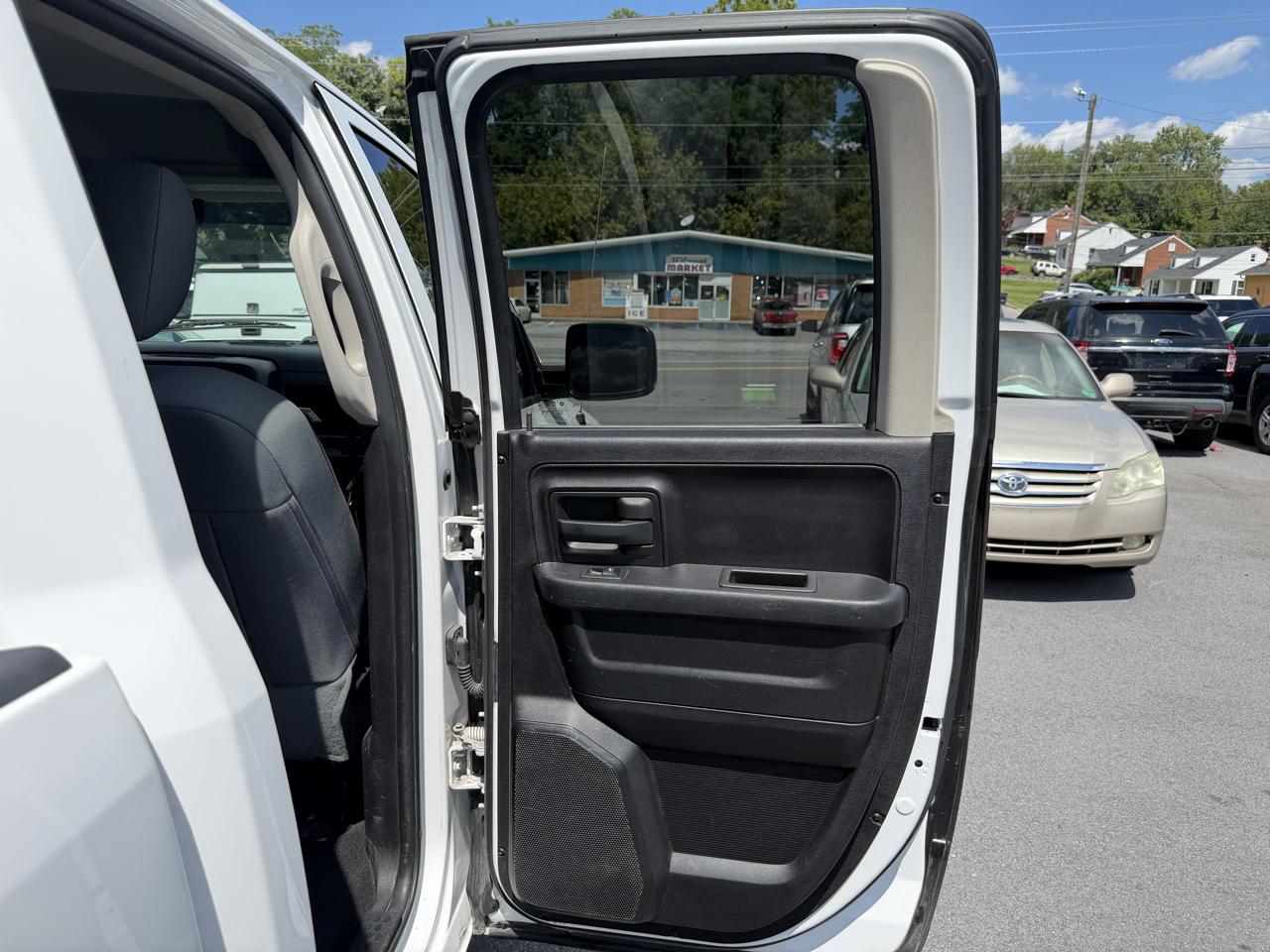 RAM 1500 Tradesman Quad Cab 2016