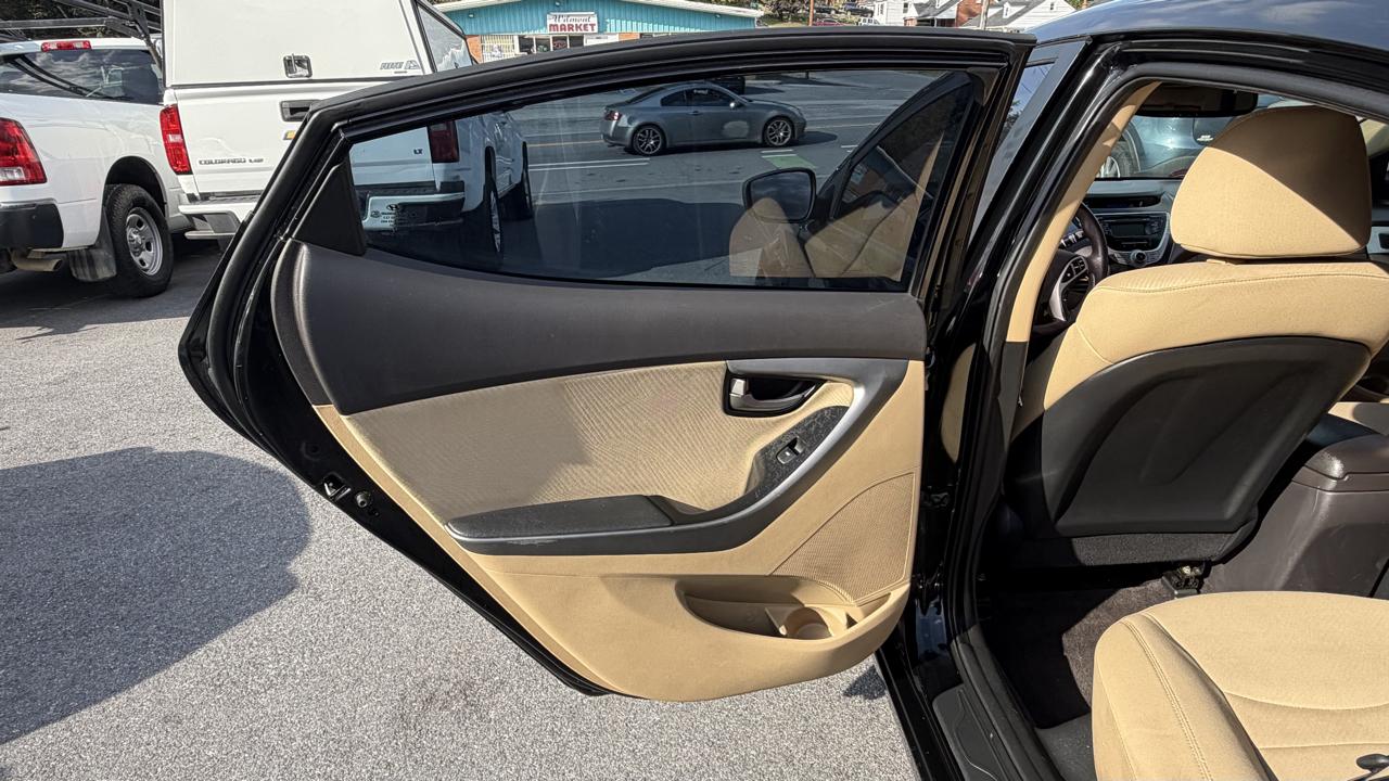Hyundai Elantra 4dr Sdn Auto GLS 2011