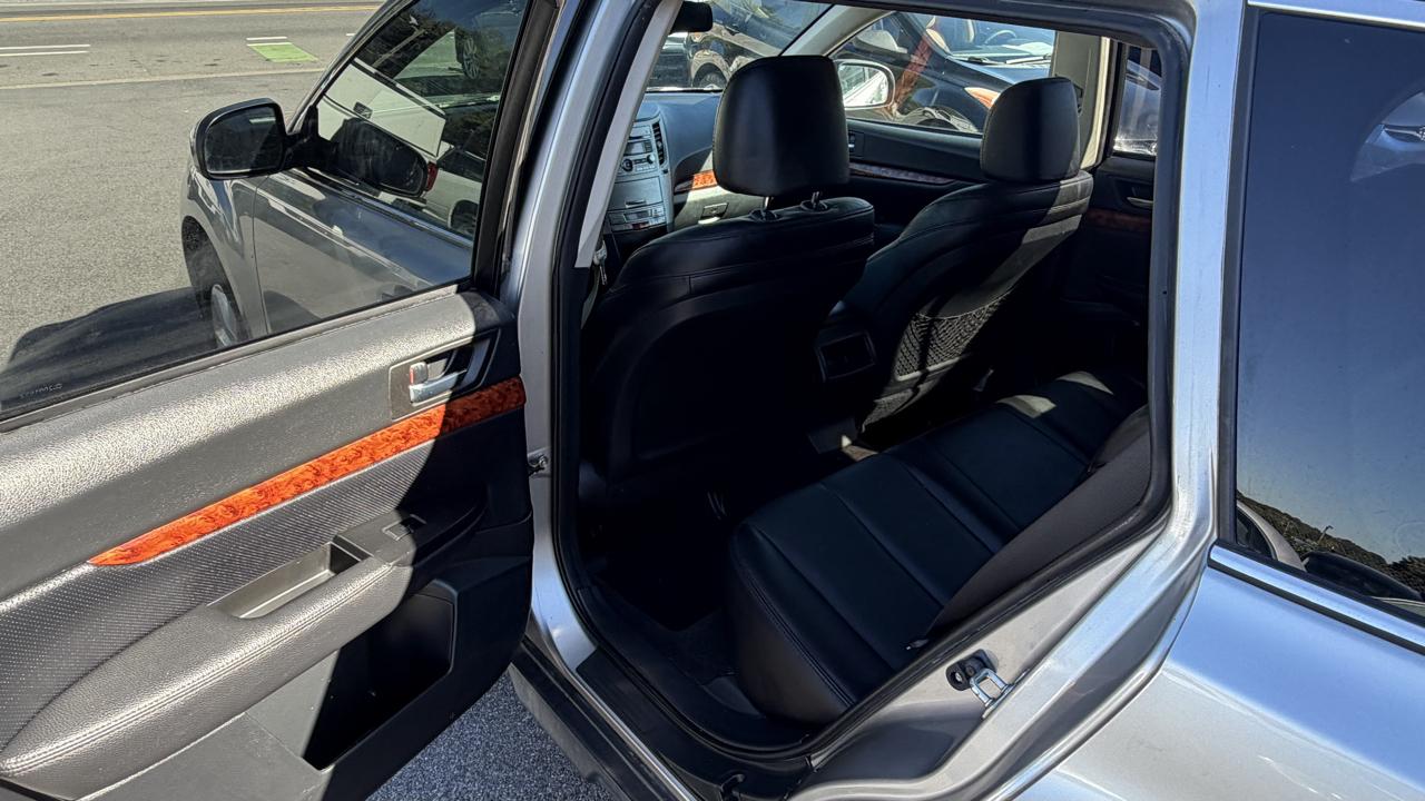 Subaru Outback 2.5i Limited Wagon 2010