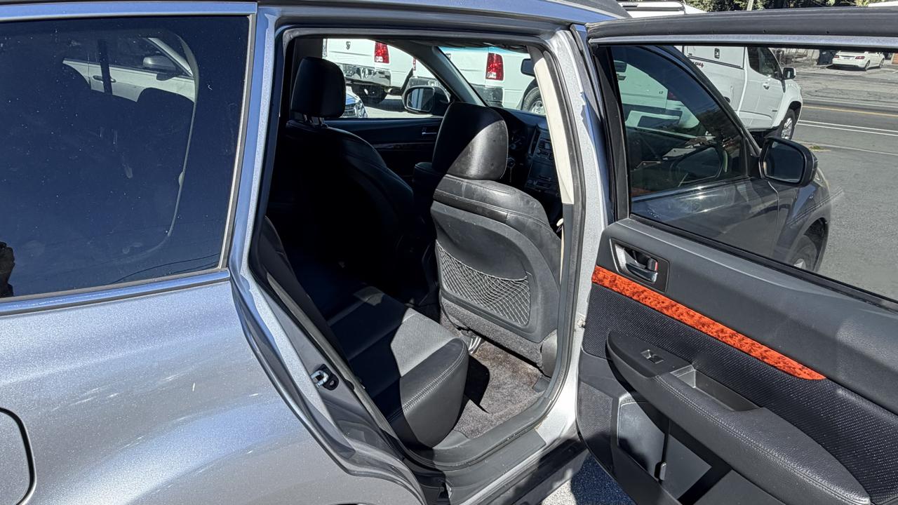 Subaru Outback 2.5i Limited Wagon 2010