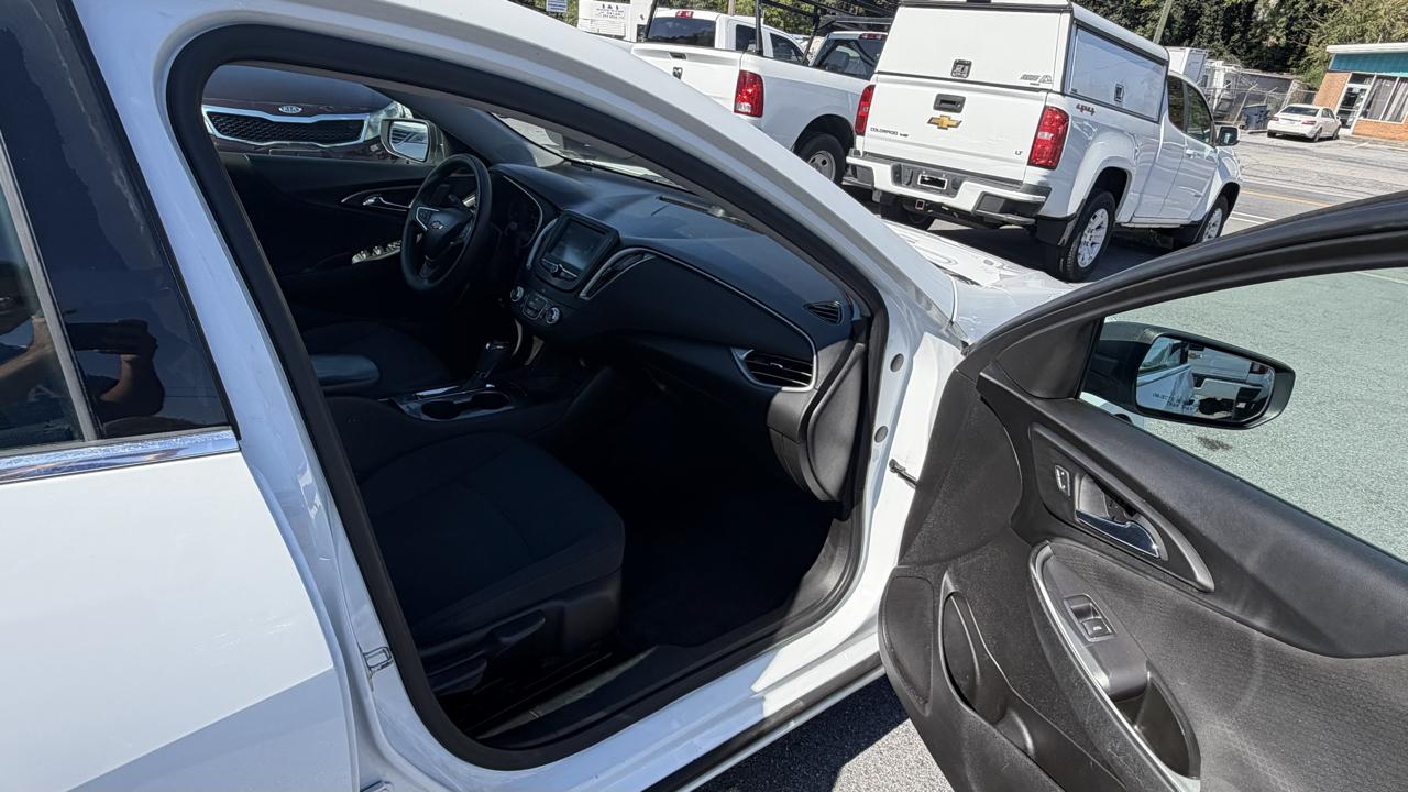 Chevrolet Malibu 4dr Sdn LS 2017