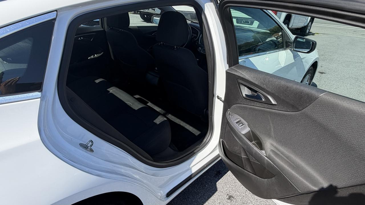 Chevrolet Malibu 4dr Sdn LS 2017