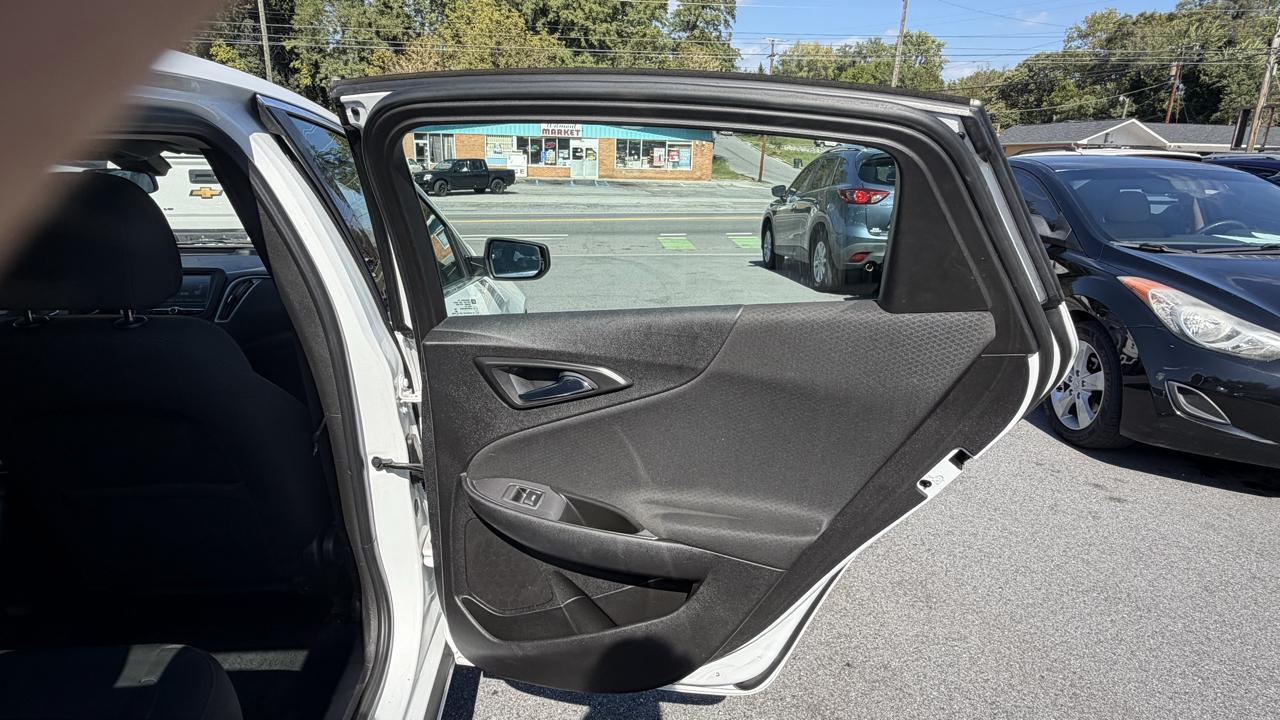 Chevrolet Malibu 4dr Sdn LS 2017