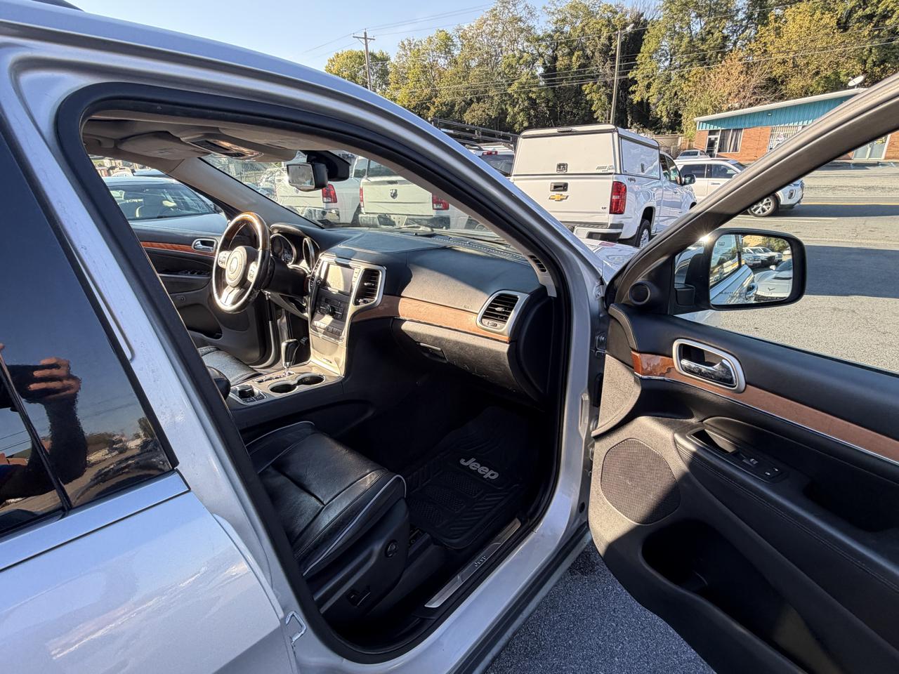 Jeep Grand Cherokee 4dr Overland 4WD 2012