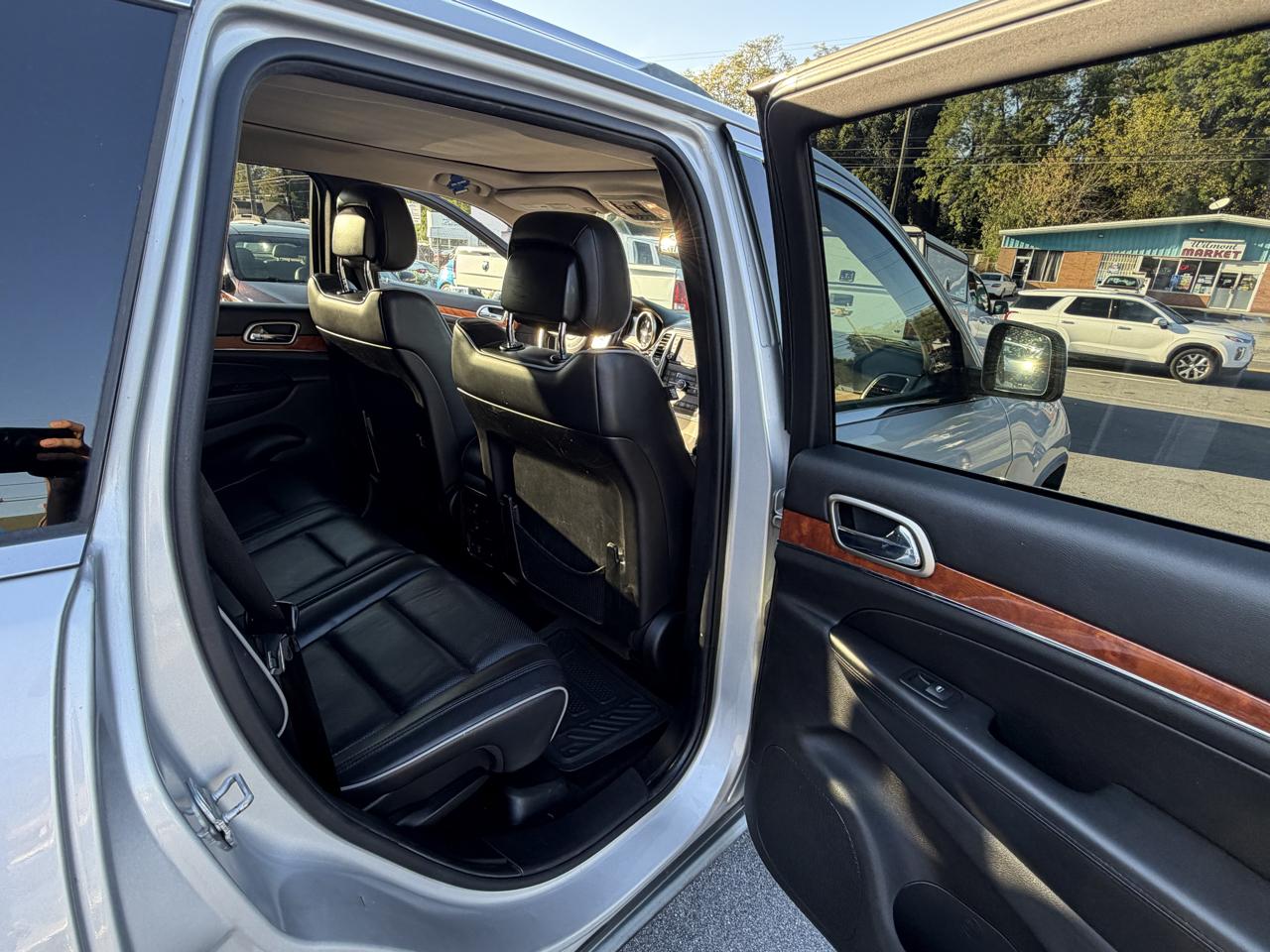 Jeep Grand Cherokee 4dr Overland 4WD 2012