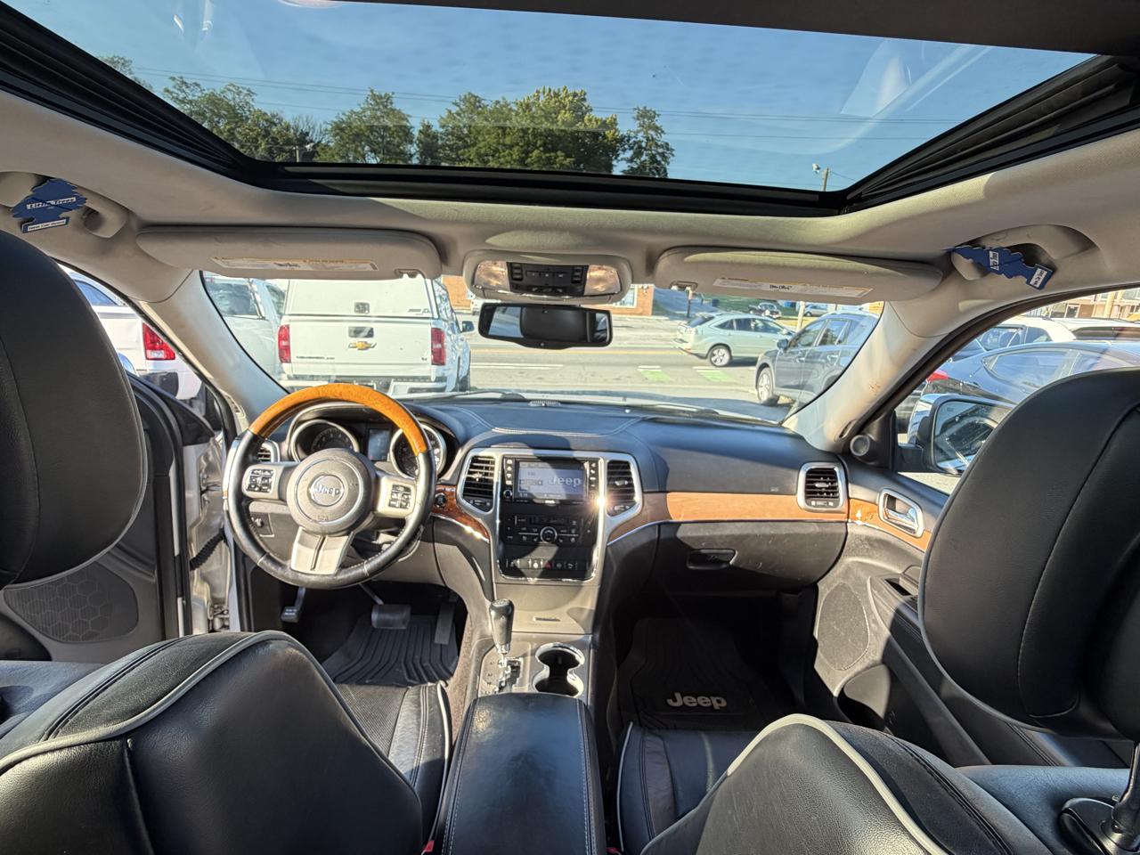 Jeep Grand Cherokee 4dr Overland 4WD 2012