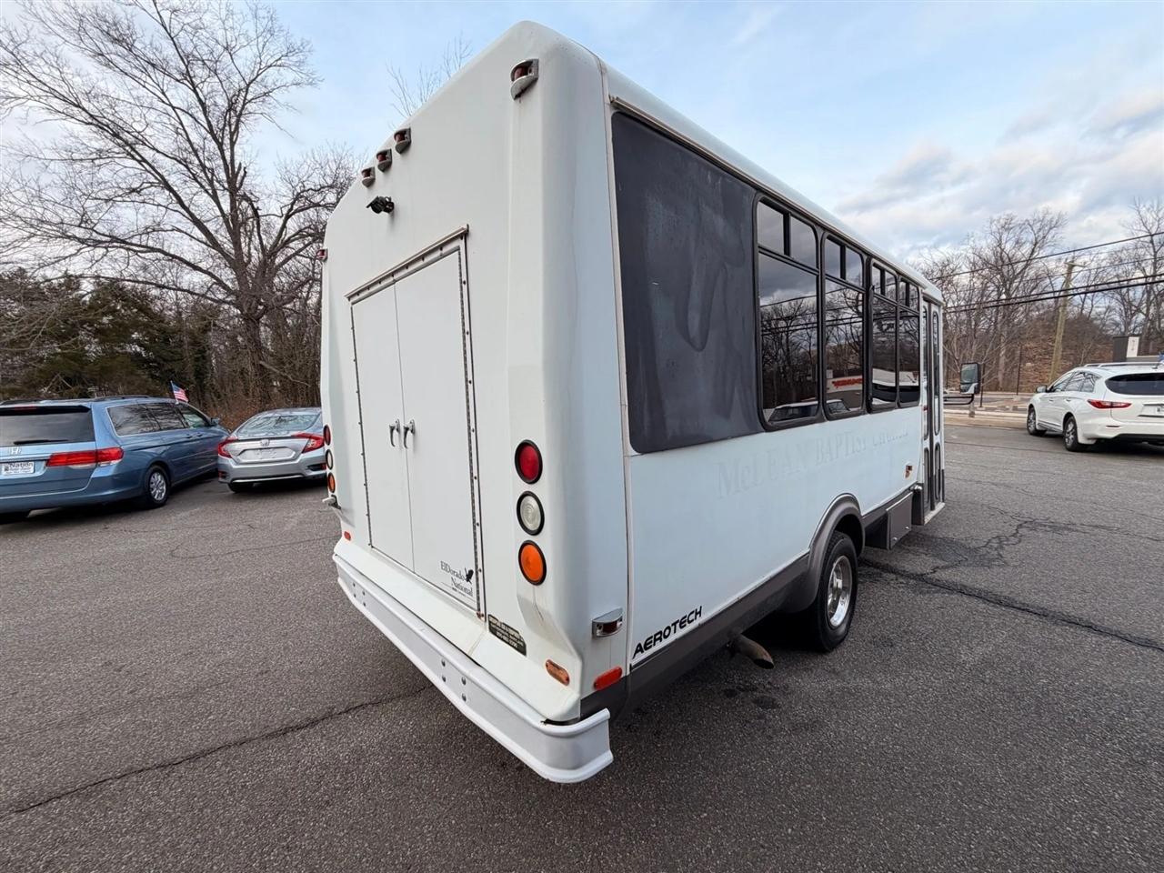Ford Econoline E-450 2003