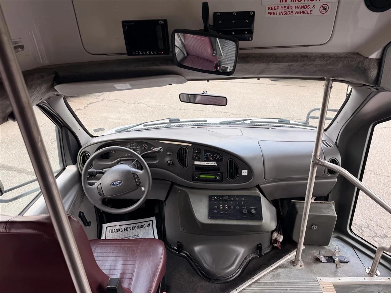 Ford Econoline E-450 2003