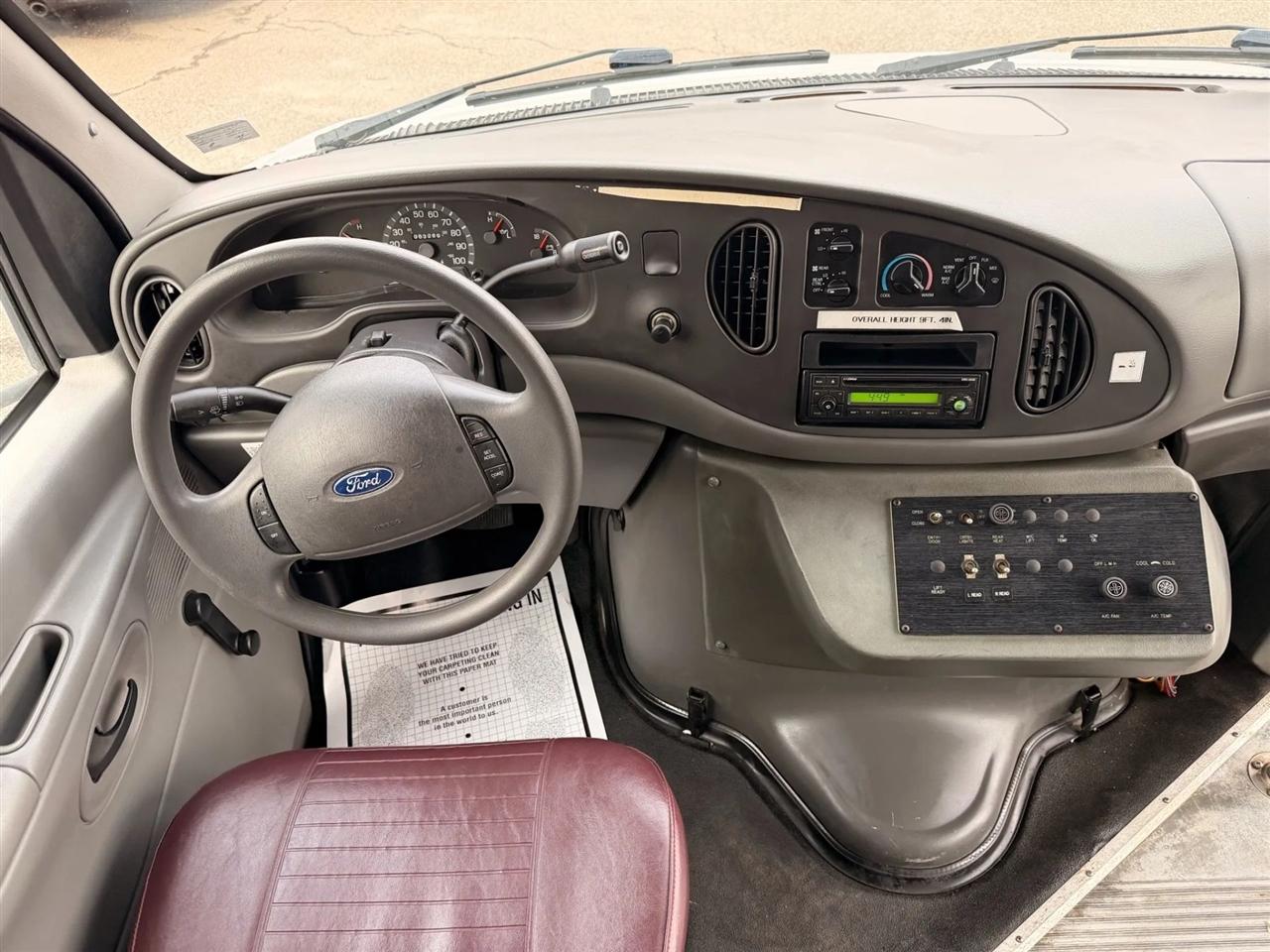 Ford Econoline E-450 2003