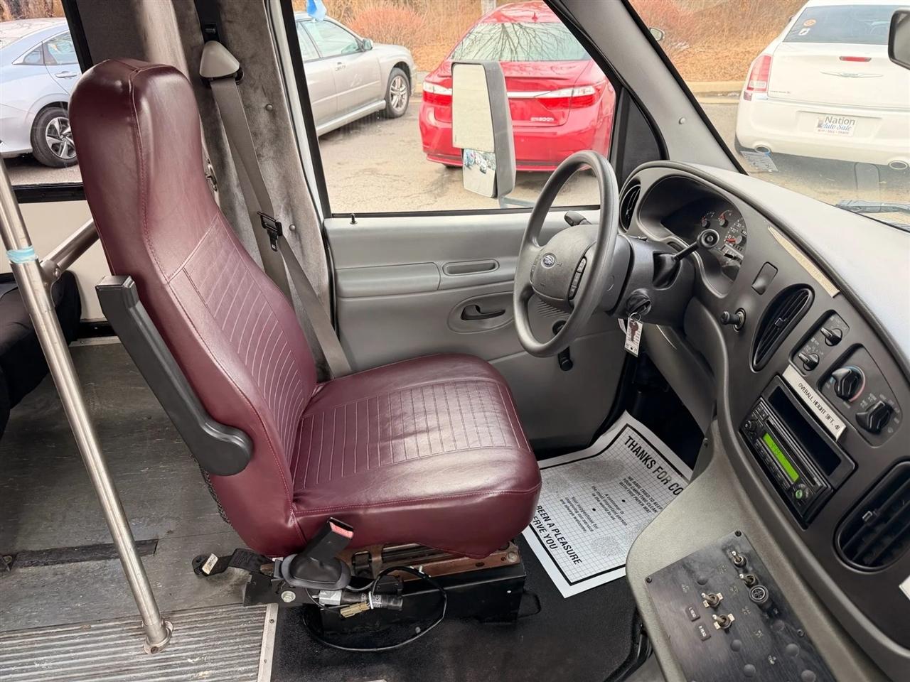 Ford Econoline E-450 2003