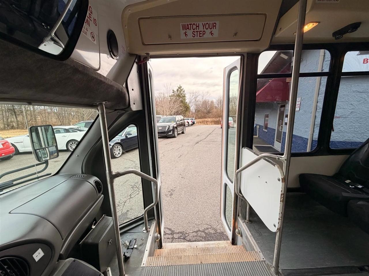 Ford Econoline E-450 2003