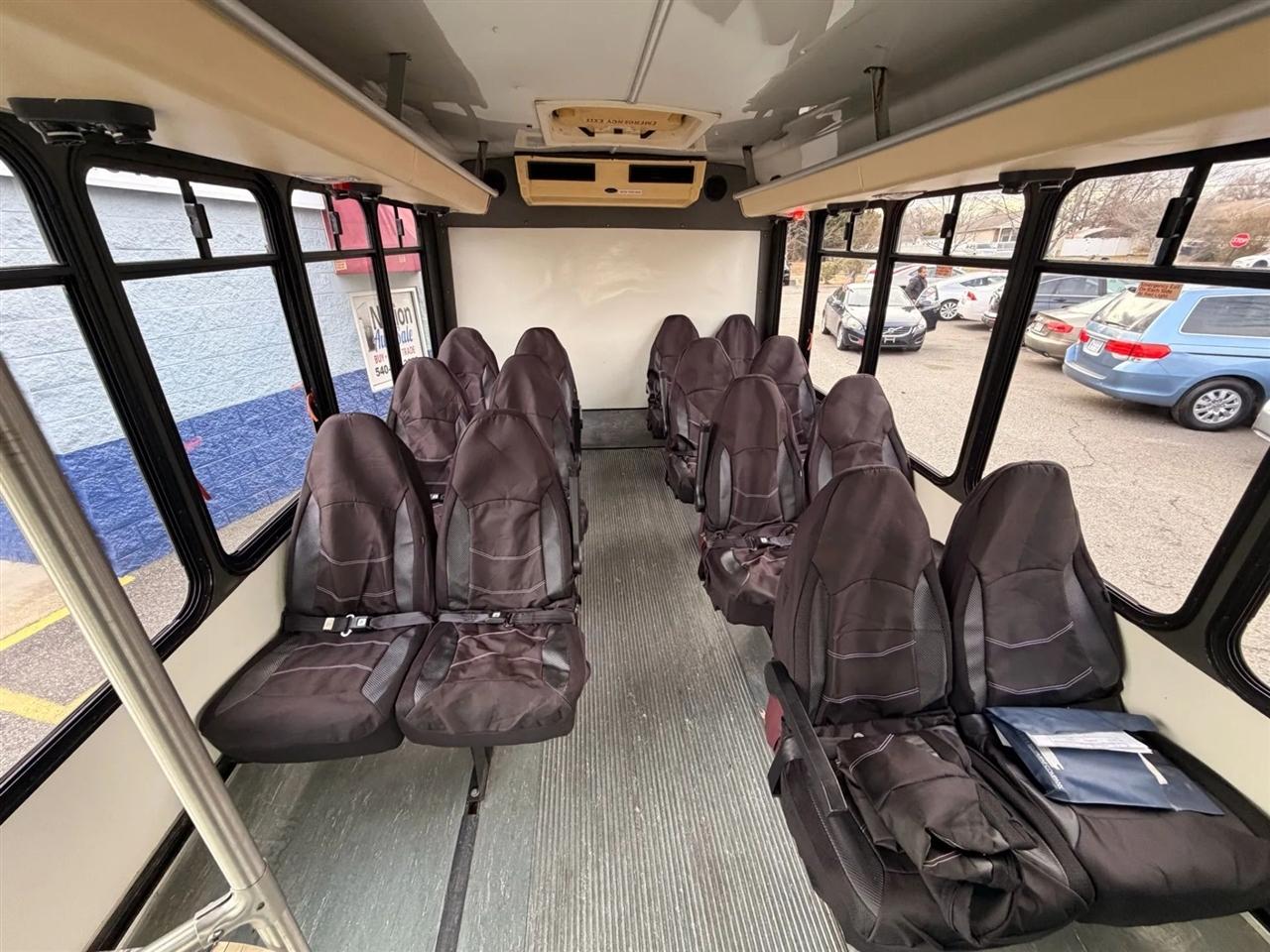 Ford Econoline E-450 2003