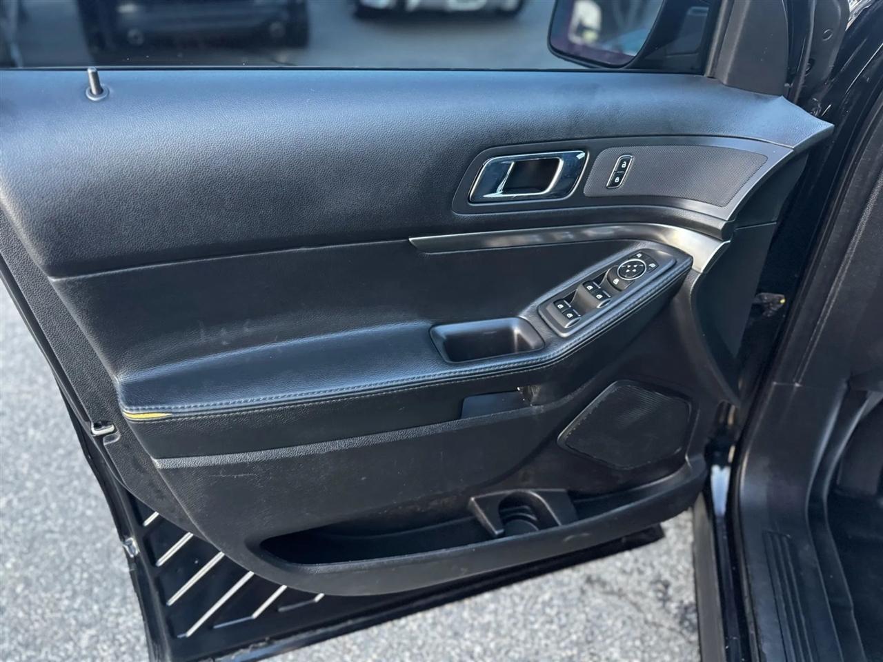 Ford Explorer Sport 4D SUV 4WD 2016