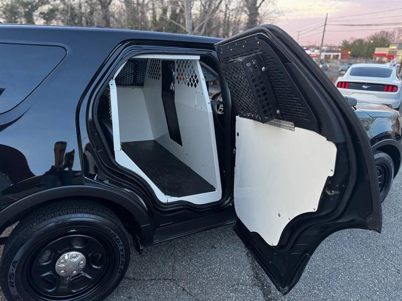 Ford Explorer Sport 4D SUV 4WD 2016