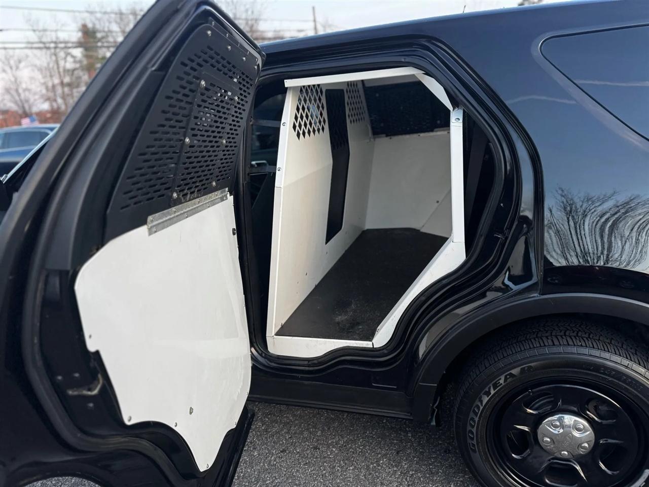 Ford Explorer Sport 4D SUV 4WD 2016