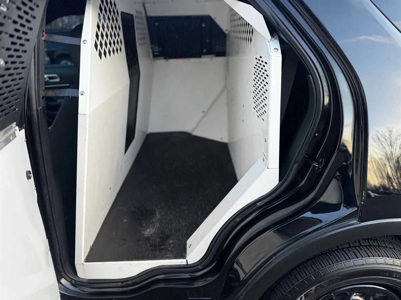 Ford Explorer Sport 4D SUV 4WD 2016