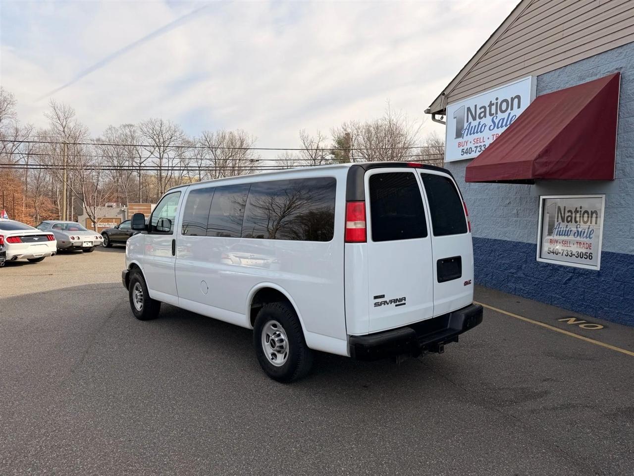 GMC Savana LS G2500 2012