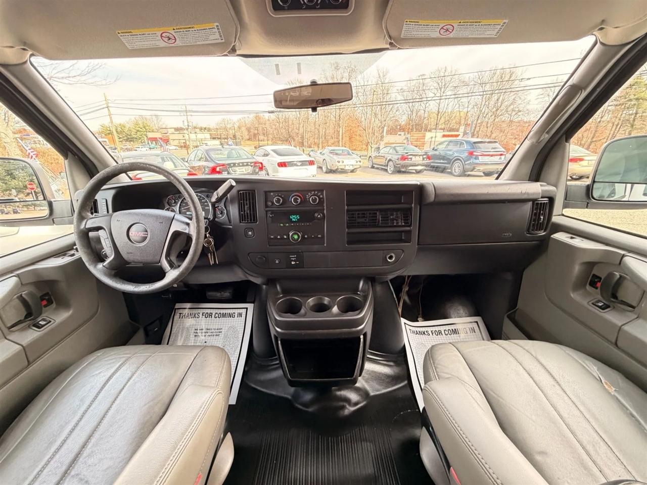 GMC Savana LS G2500 2012