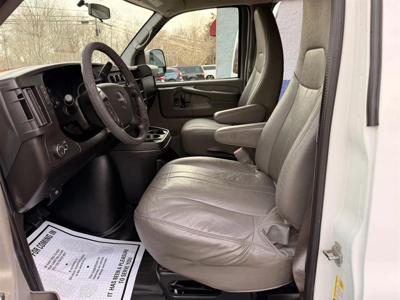 GMC Savana LS G2500 2012