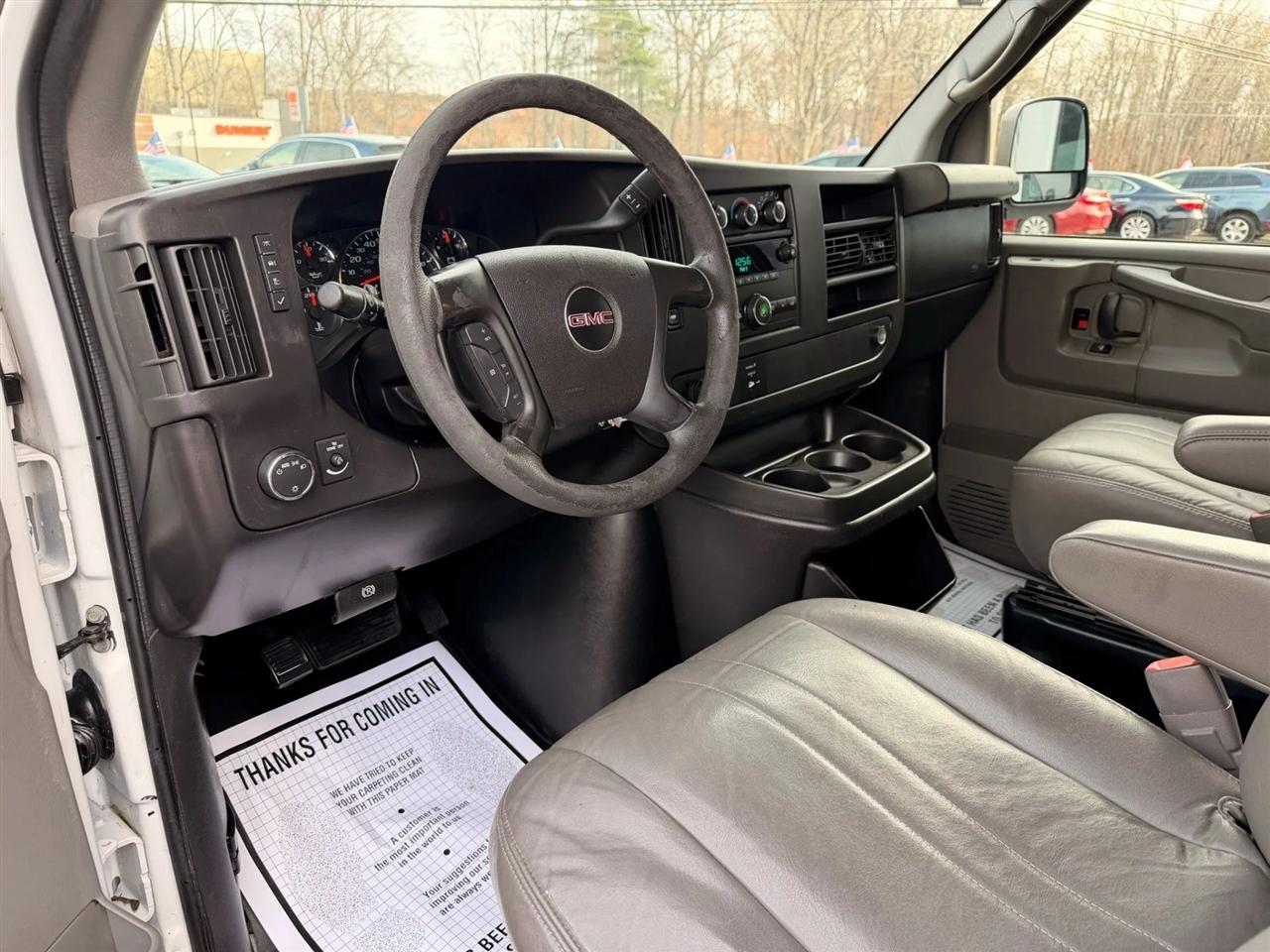 GMC Savana LS G2500 2012