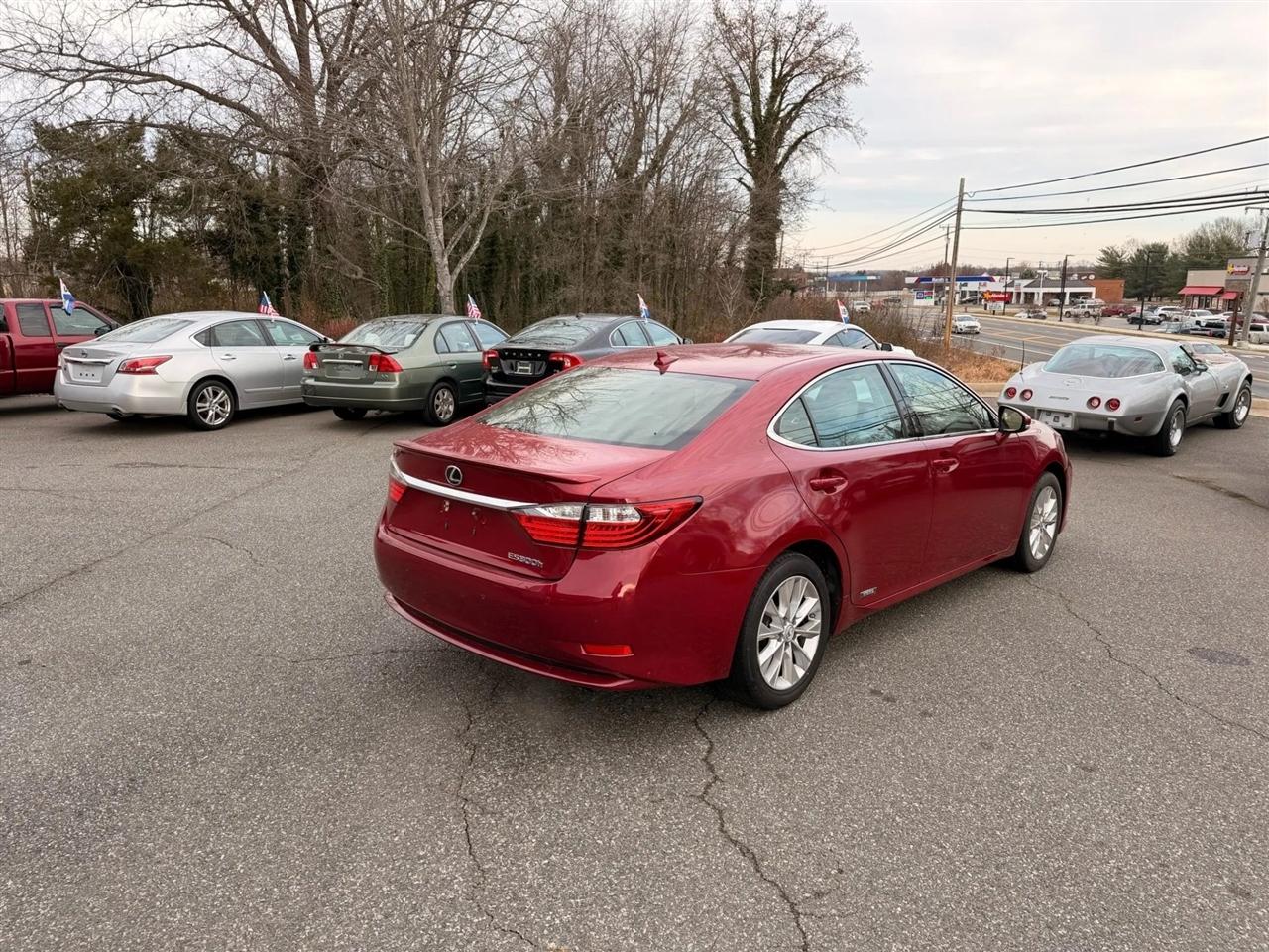 Lexus ES ES 300h Ultra Luxury FWD 2013