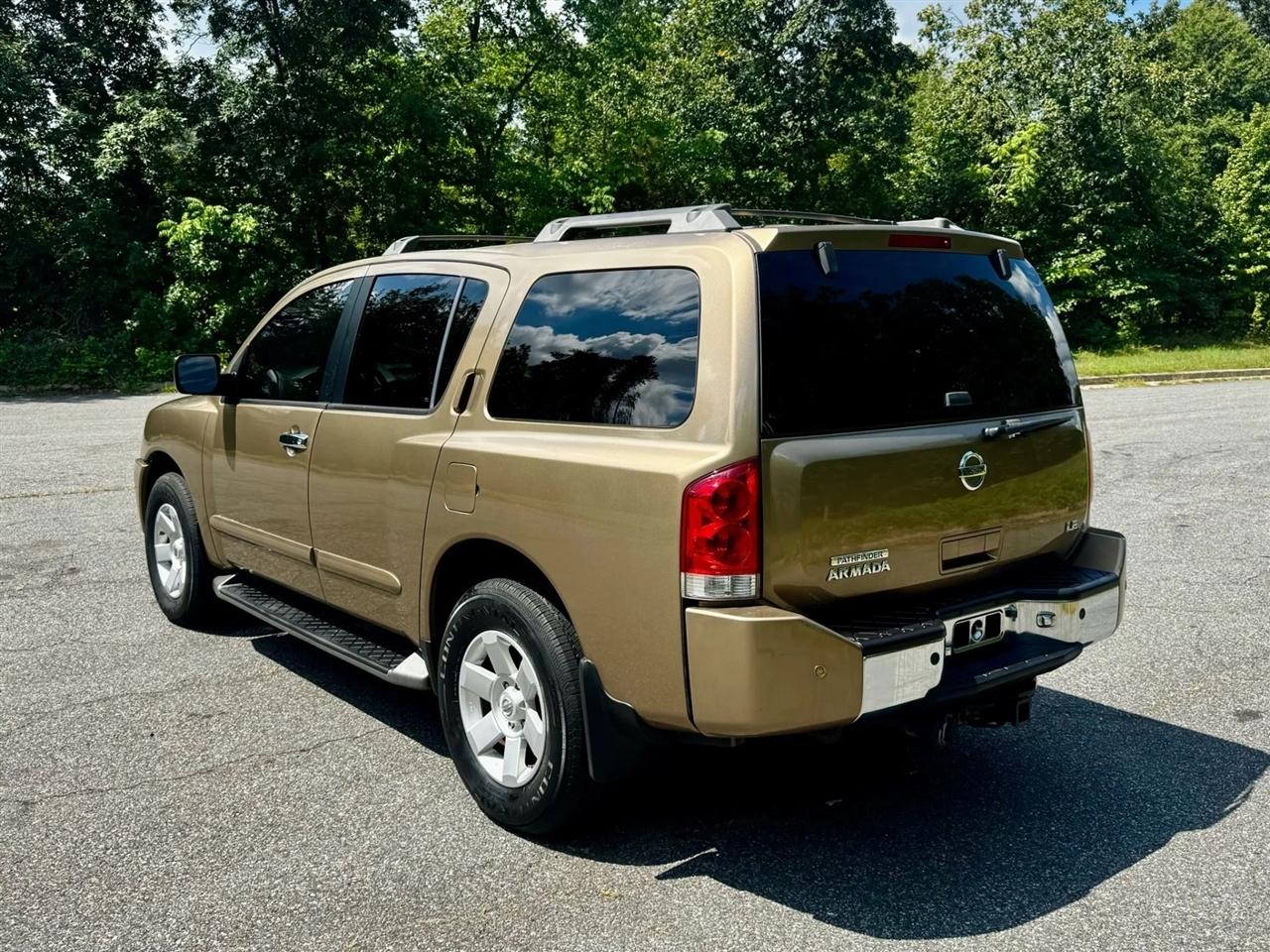 Nissan Armada SE 4WD 2004