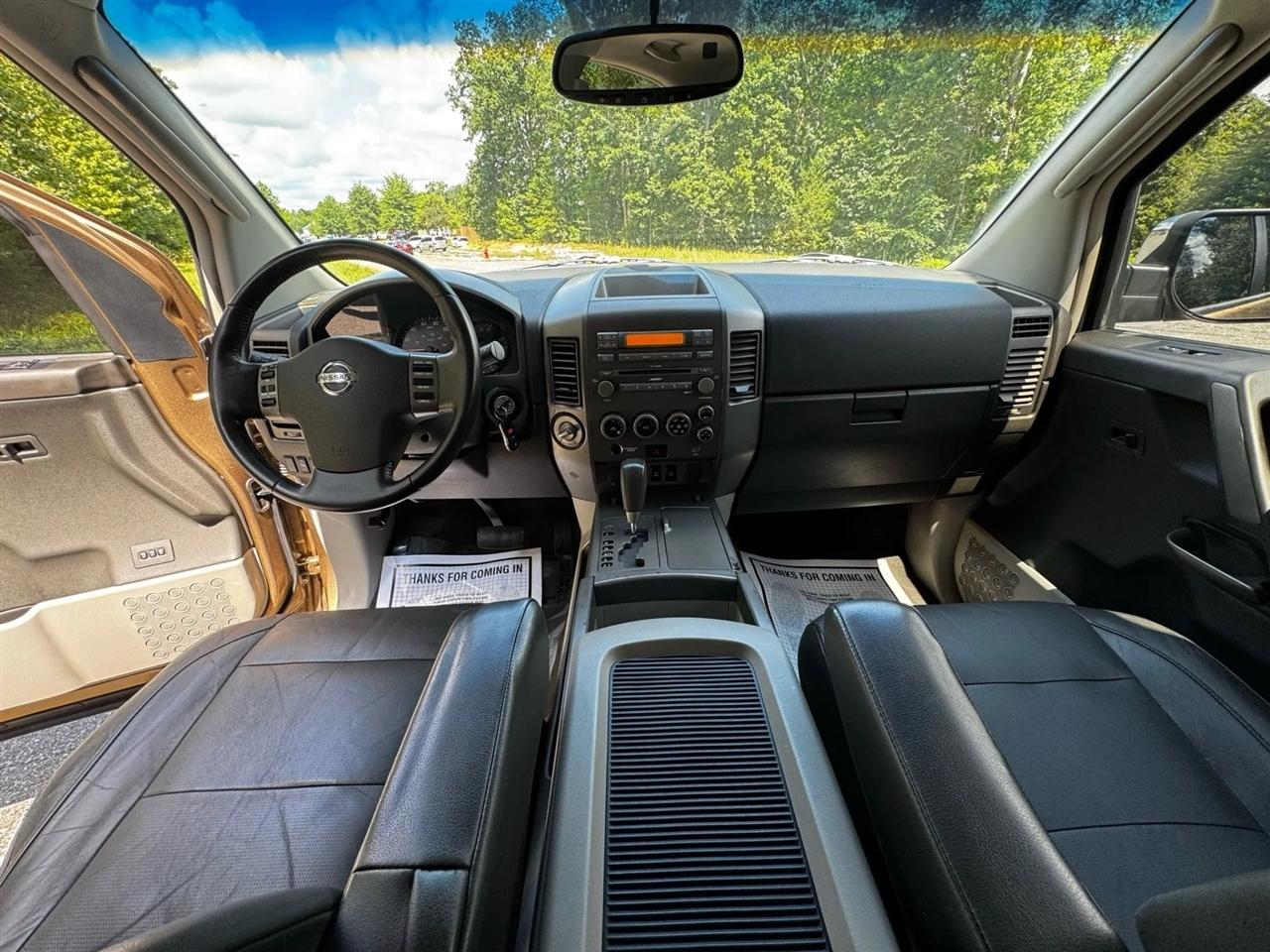 Nissan Armada SE 4WD 2004