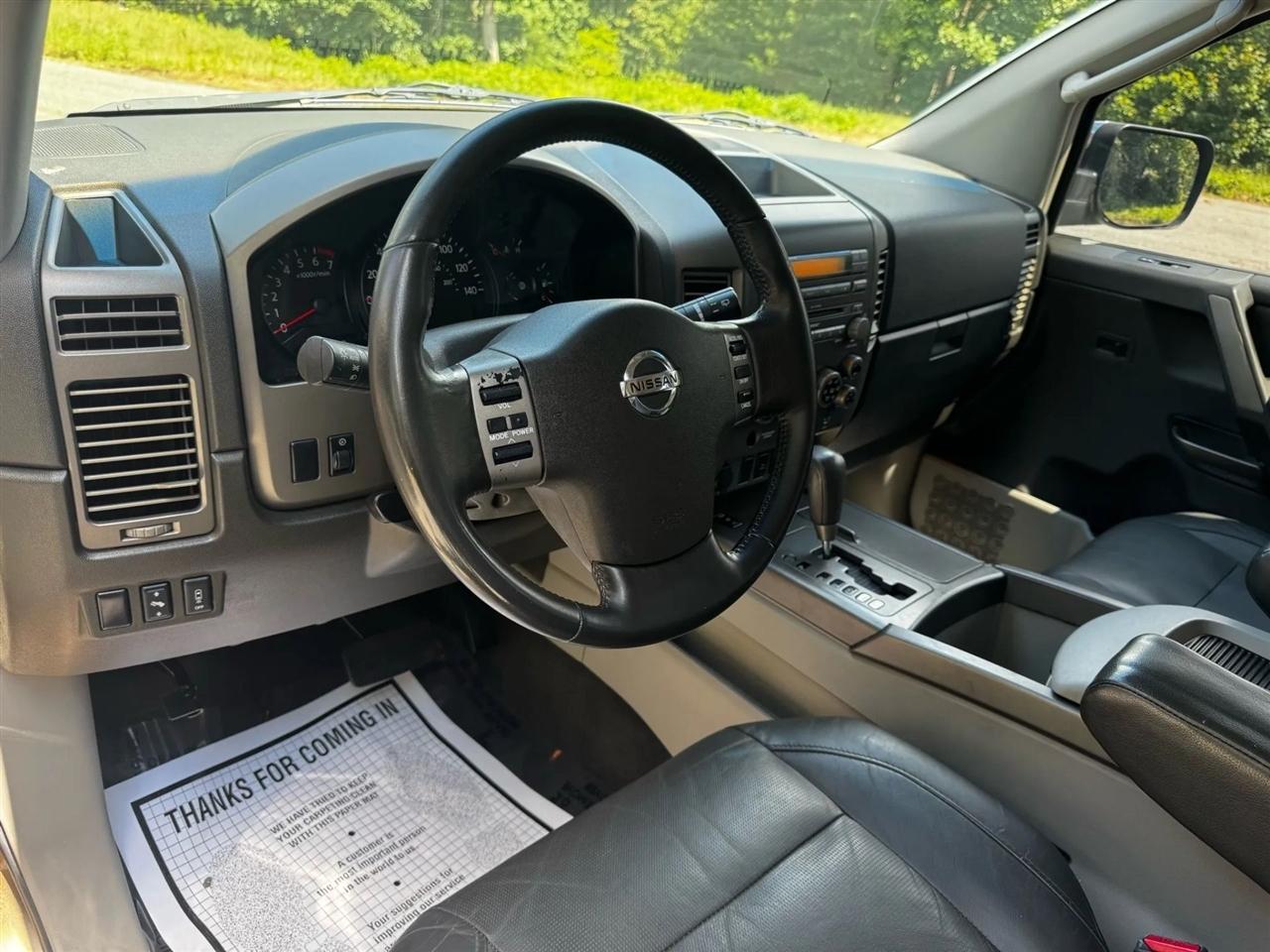 Nissan Armada SE 4WD 2004