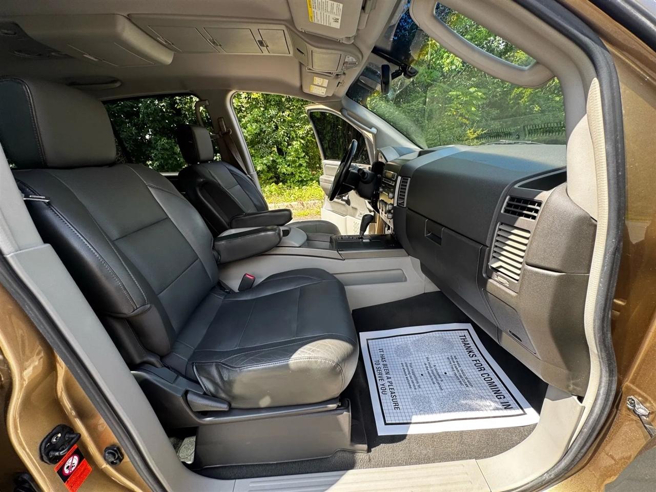 Nissan Armada SE 4WD 2004