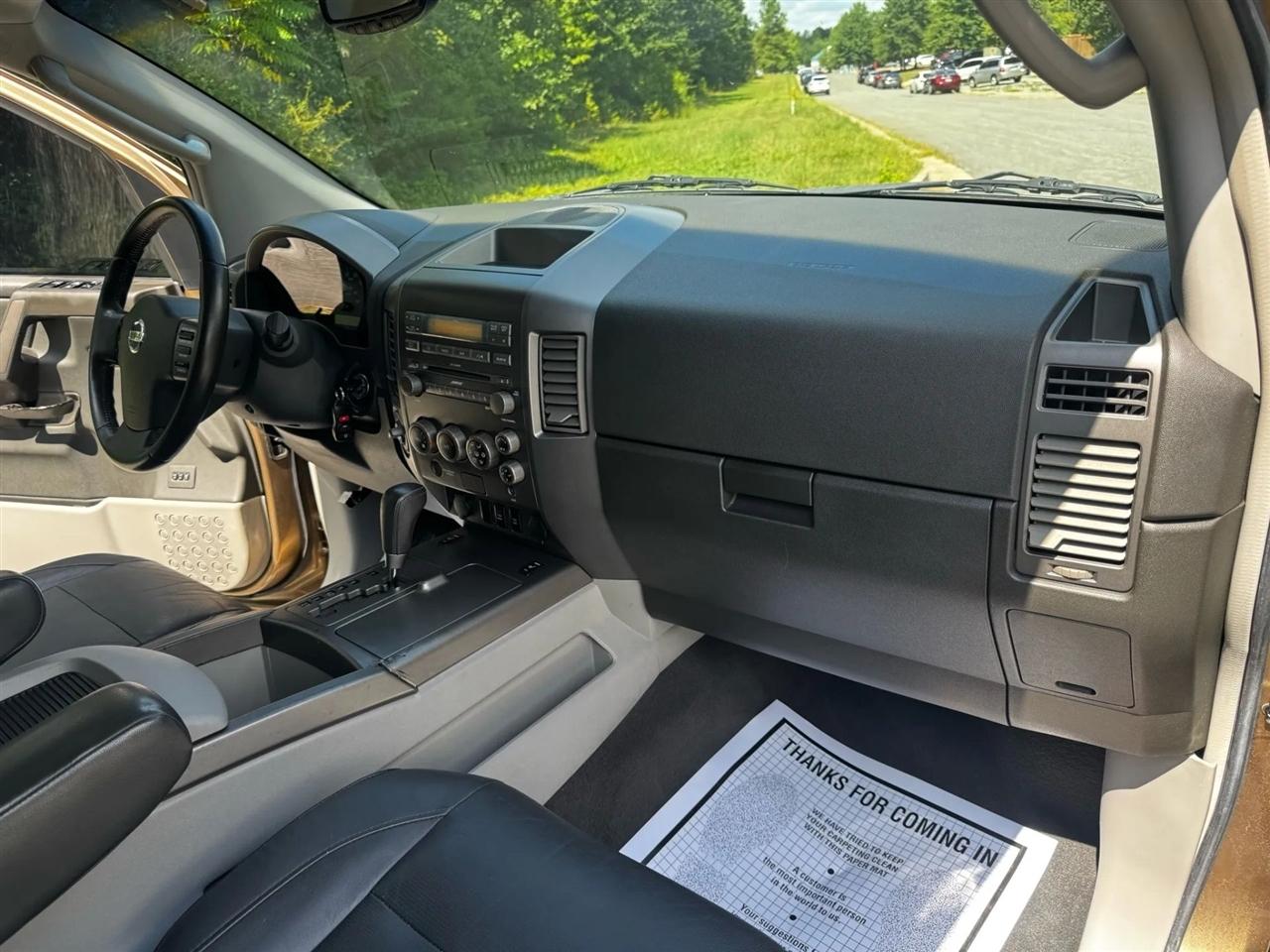 Nissan Armada SE 4WD 2004