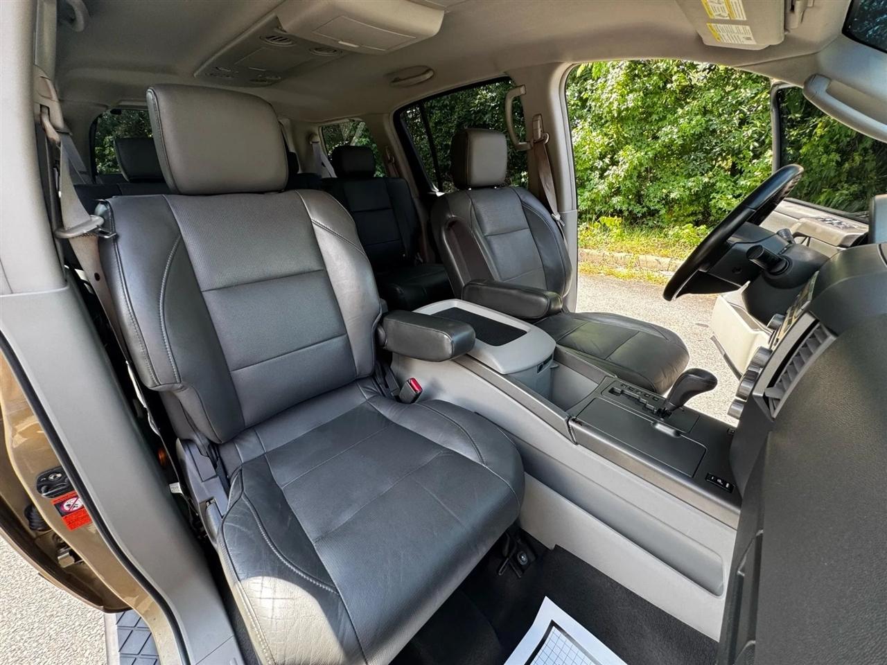 Nissan Armada SE 4WD 2004