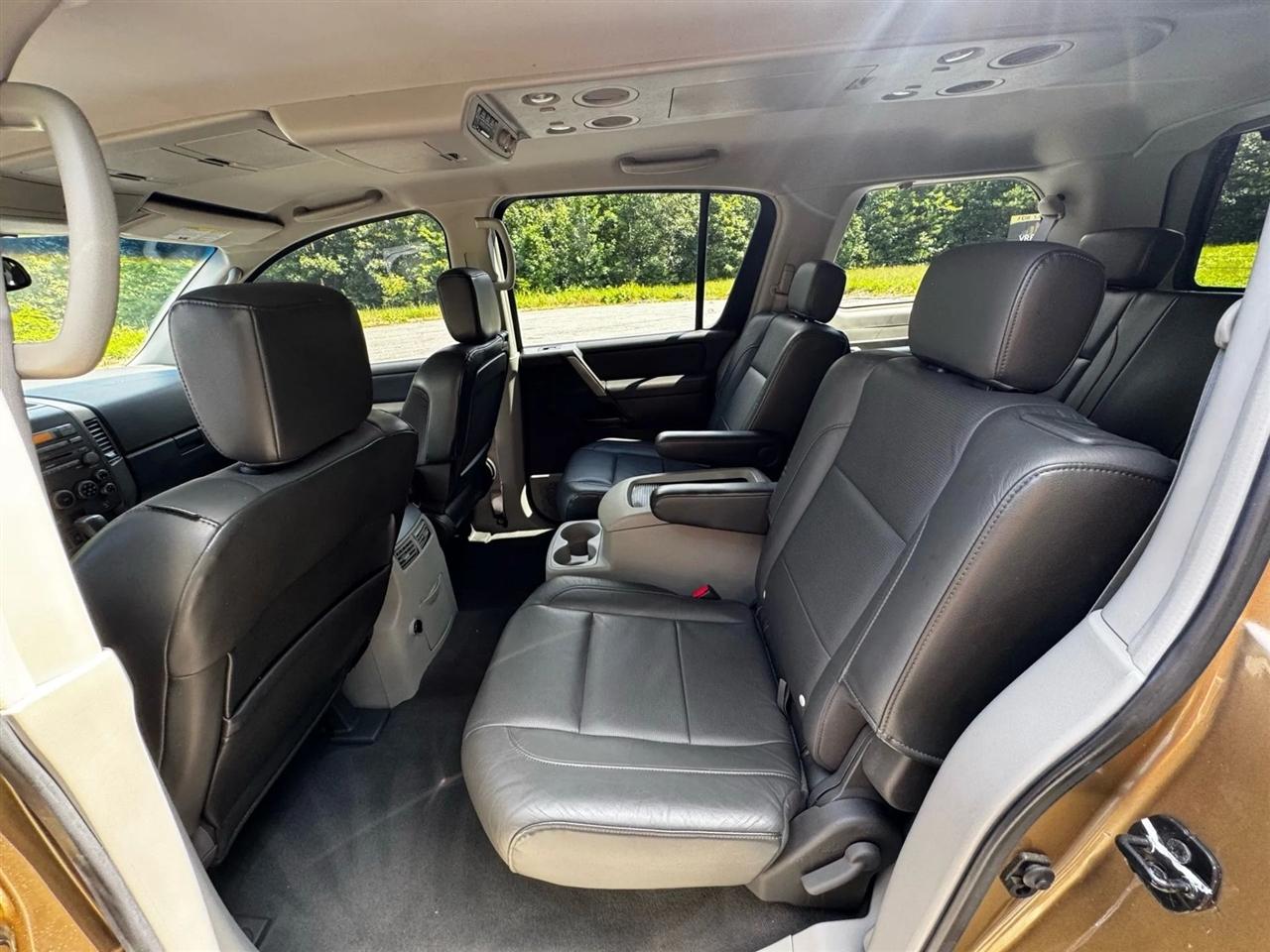 Nissan Armada SE 4WD 2004