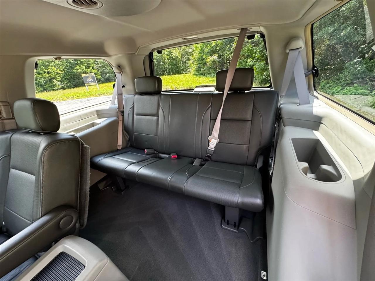 Nissan Armada SE 4WD 2004