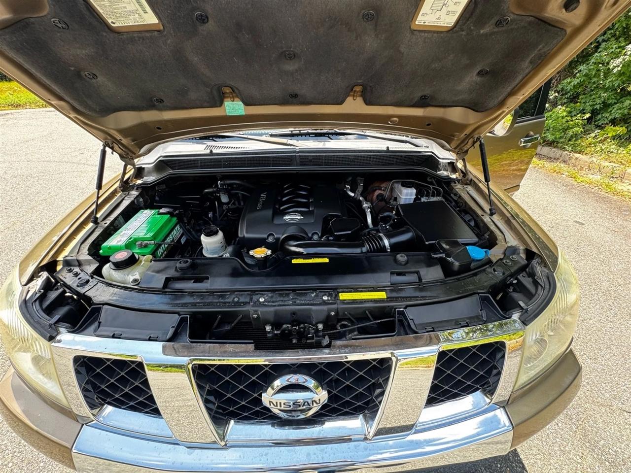 Nissan Armada SE 4WD 2004