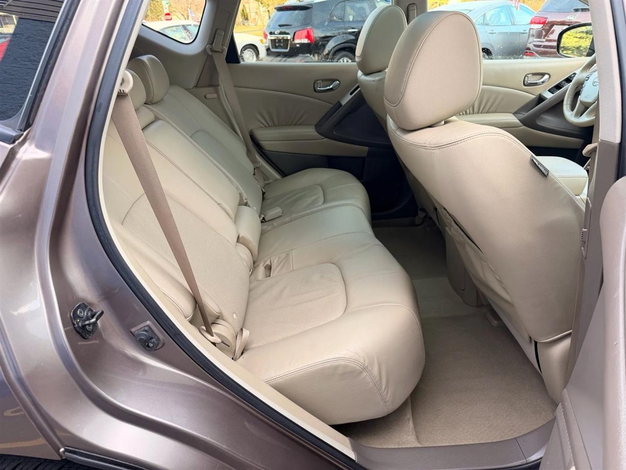 Nissan Murano S AWD 2010