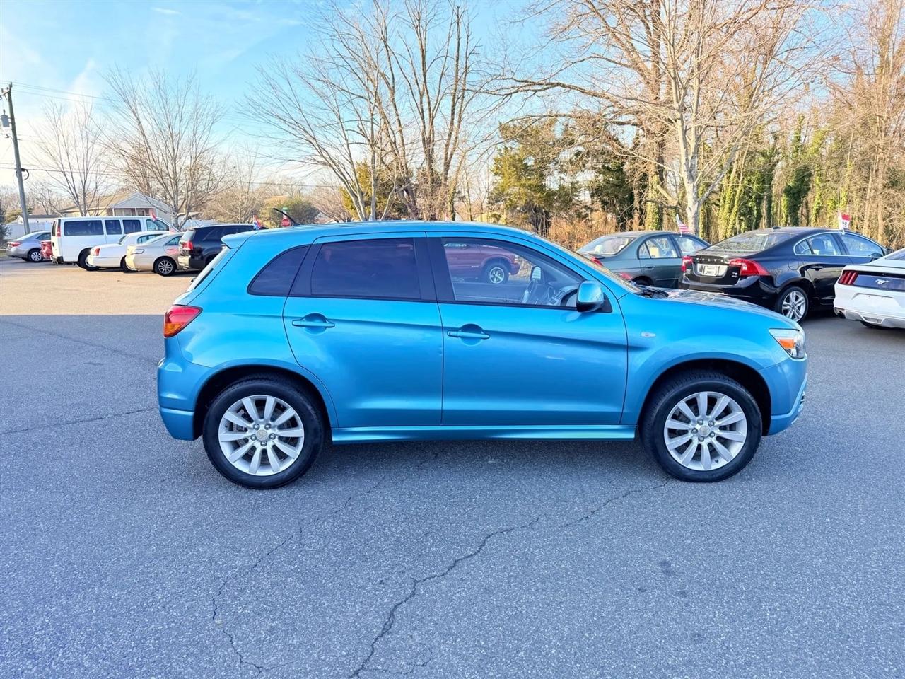 Mitsubishi Outlander Sport SE 4WD 2011