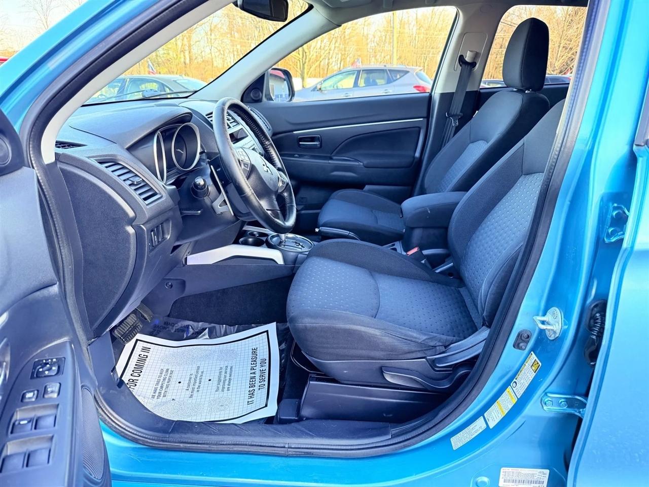 Mitsubishi Outlander Sport SE 4WD 2011