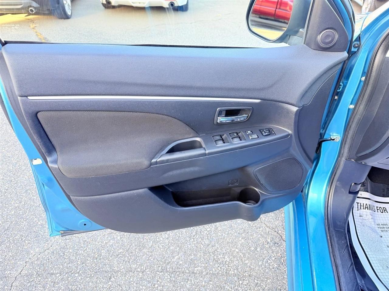 Mitsubishi Outlander Sport SE 4WD 2011