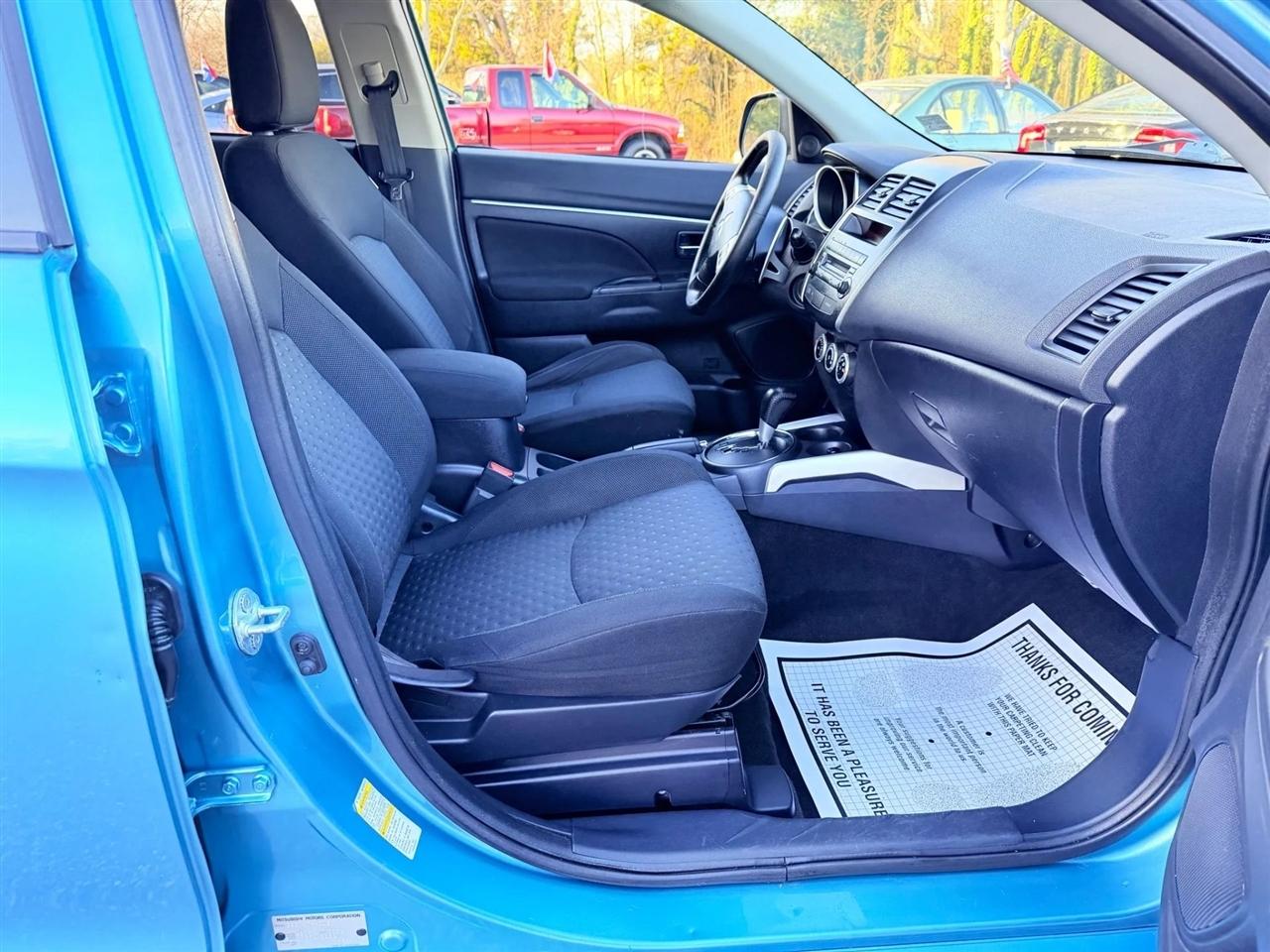 Mitsubishi Outlander Sport SE 4WD 2011