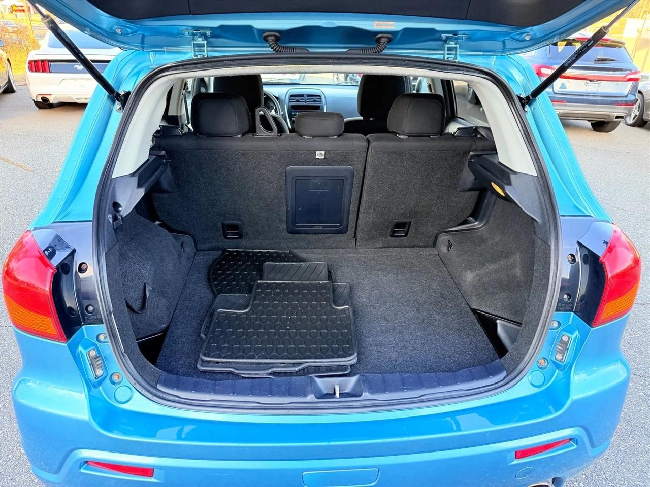 Mitsubishi Outlander Sport SE 4WD 2011